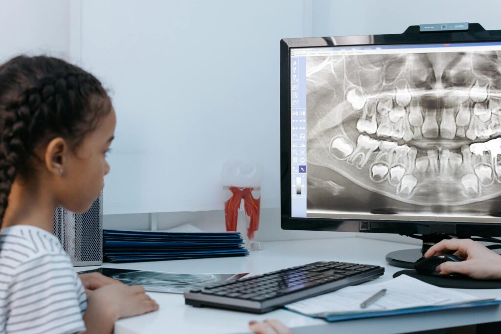 Il ruolo del dentista pediatrico nella crescita del bimbo