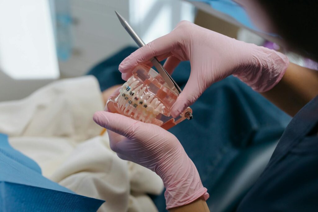 Raddrizzare i denti con l’ortodonzia invisibile